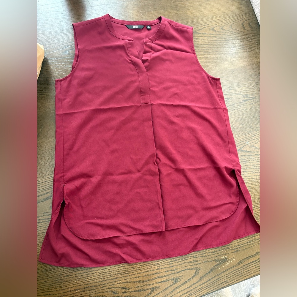 Uniqlo Women's Sleeveless Maroon Tunic
